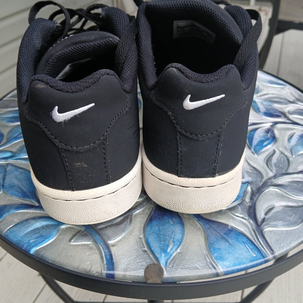 Nike Sneaker Women's - Picture 5 of 9